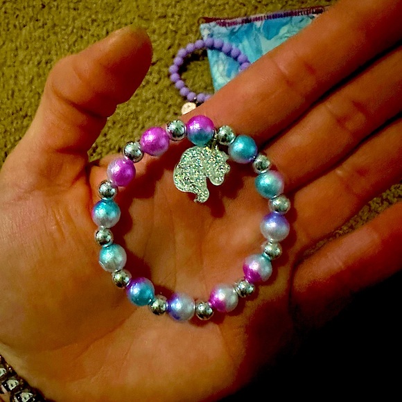 Fun set of 2 NWOT 🦄😊 bracelets w/sm Waterproof Anime style makeup/jewelry case - Picture 7 of 9